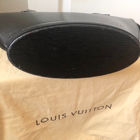 Louis Vuitton Epi Saint Jacques Shopping PM - Picture 5 of 8